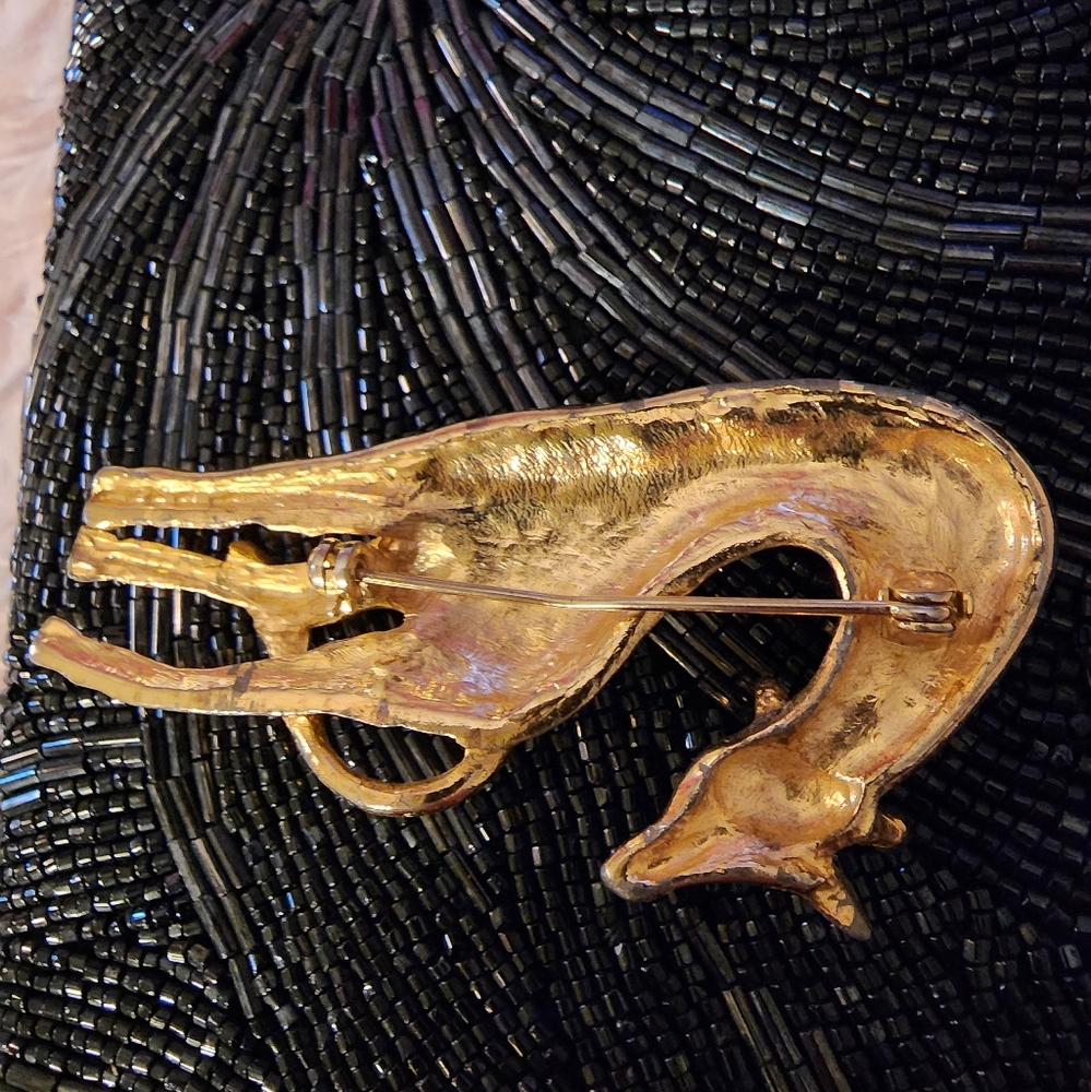 Giraffe GoldTone Brooche - Picture 2 of 3